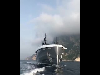 mega yacht utopia iv